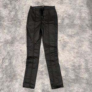 High waisted black pant